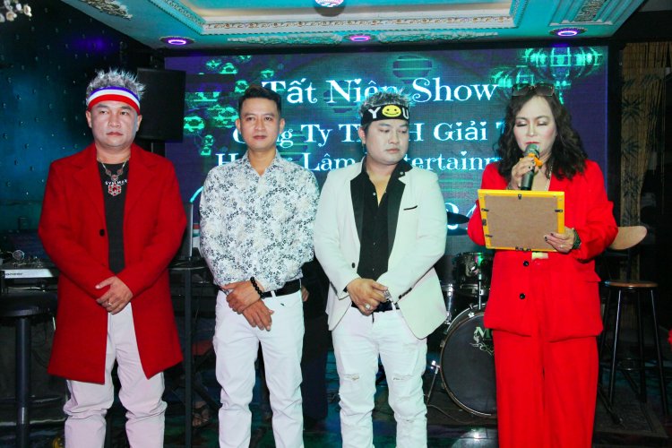 Tất Niên Công Ty TNHH Giải Trí Hoàng Lâm Entertainment  Đông Đảo Ca Nghệ Sĩ Nỗi Tiếng tham Dự
